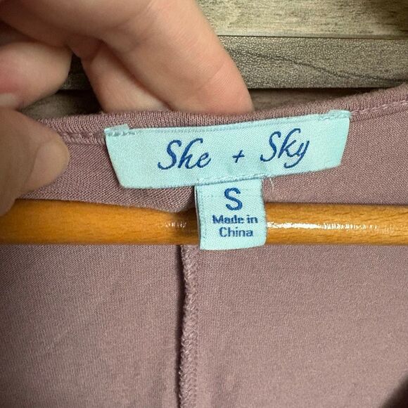 She + Sky Mauve Flowy Deep V Lace Front Long Sleeve Blouse Women's S Great prewo - Picture 4 of 5